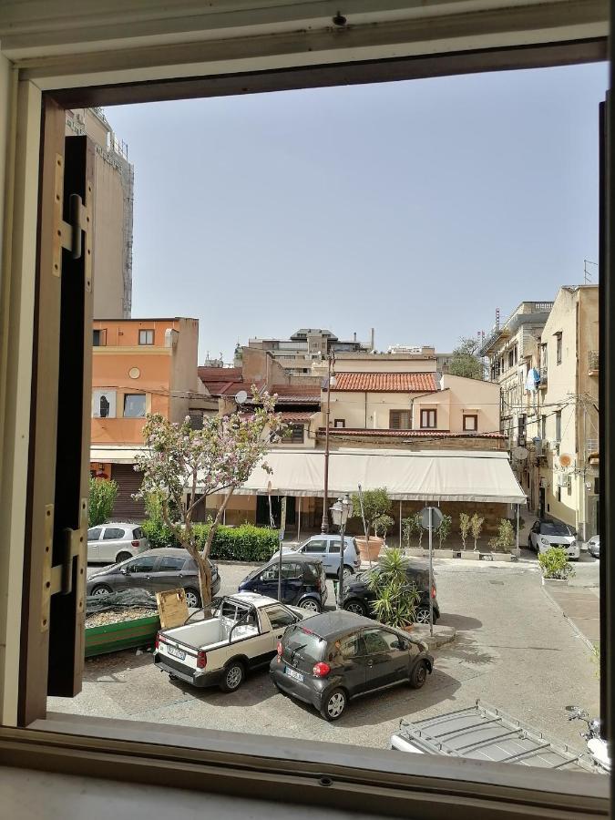 A Due Passi Appartament Hotel Palermo Exterior photo